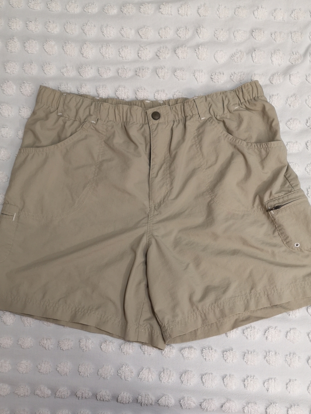 Columbia Women's 6" Light Khaki Elastic Waist Cargo Shorts